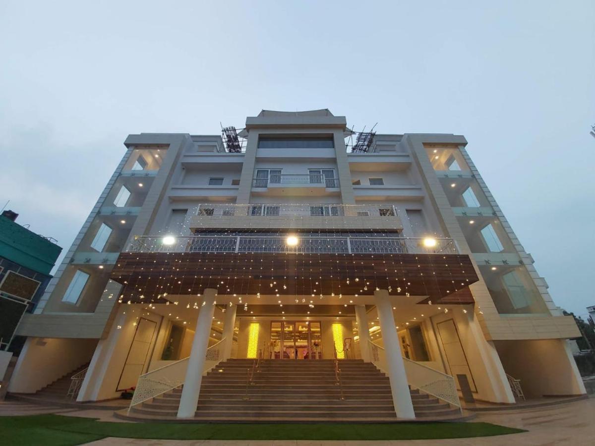 Acco Grand Hotel Lucknow Exterior foto